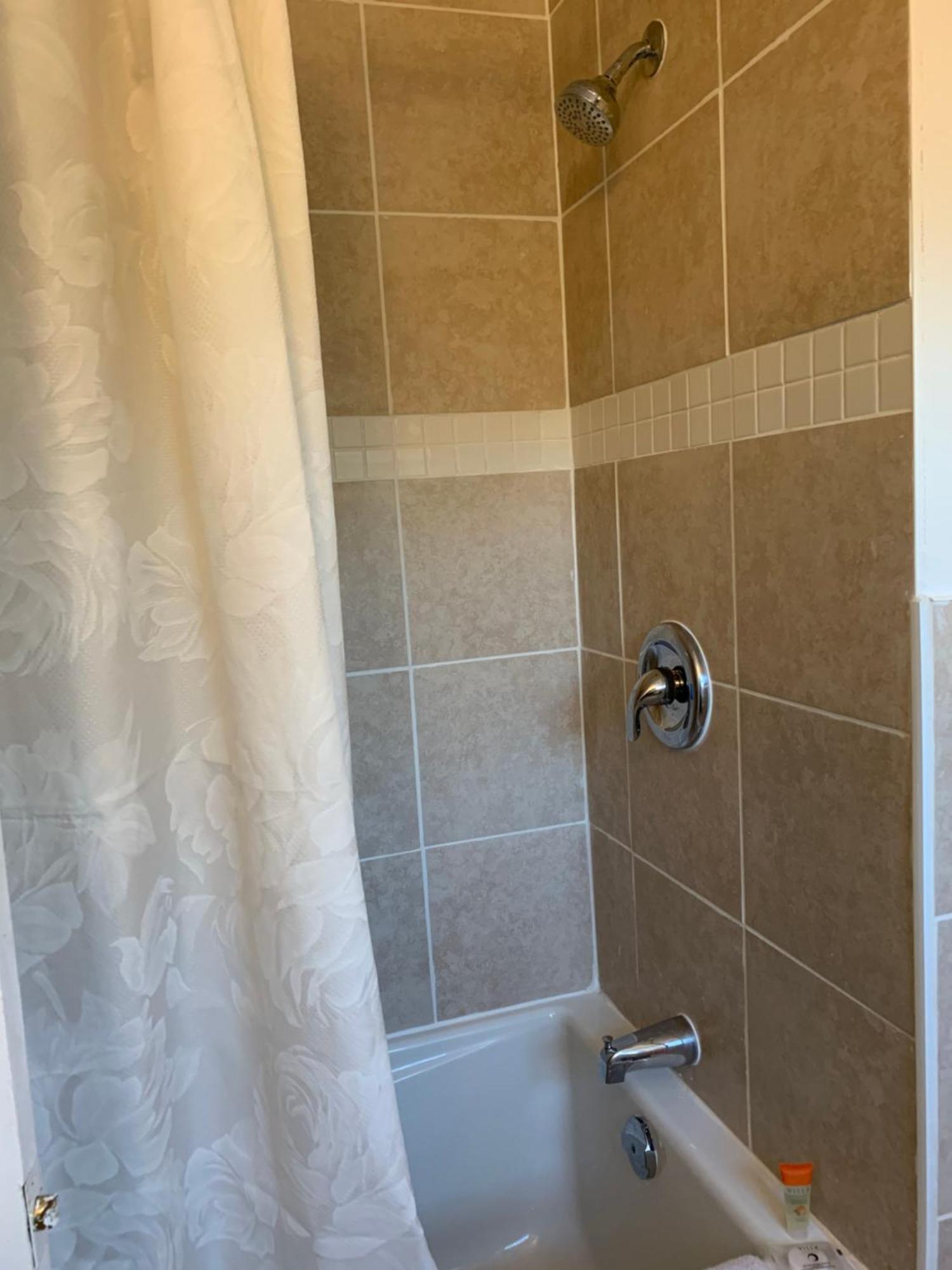 Twin Oaks Motel Orono Luaran gambar