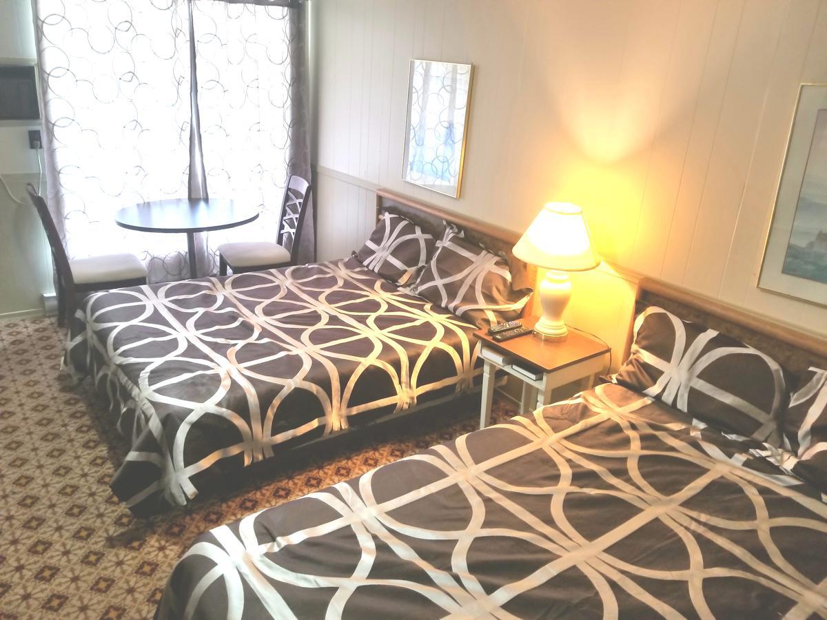 Twin Oaks Motel Orono Luaran gambar