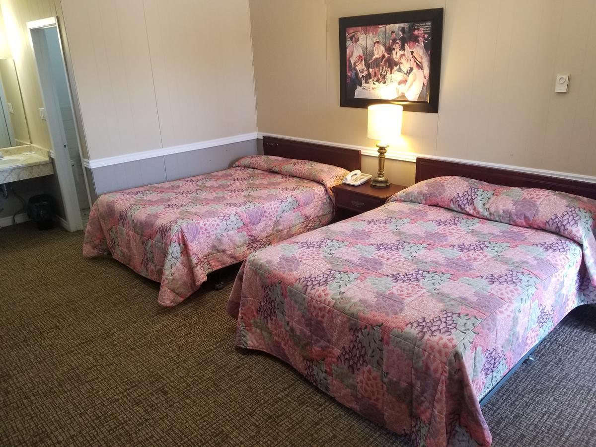 Twin Oaks Motel Orono Luaran gambar