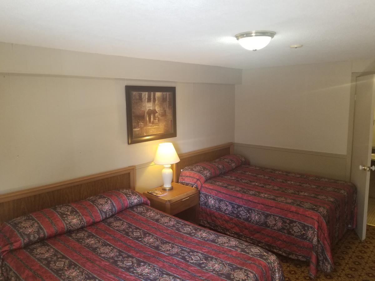 Twin Oaks Motel Orono Luaran gambar